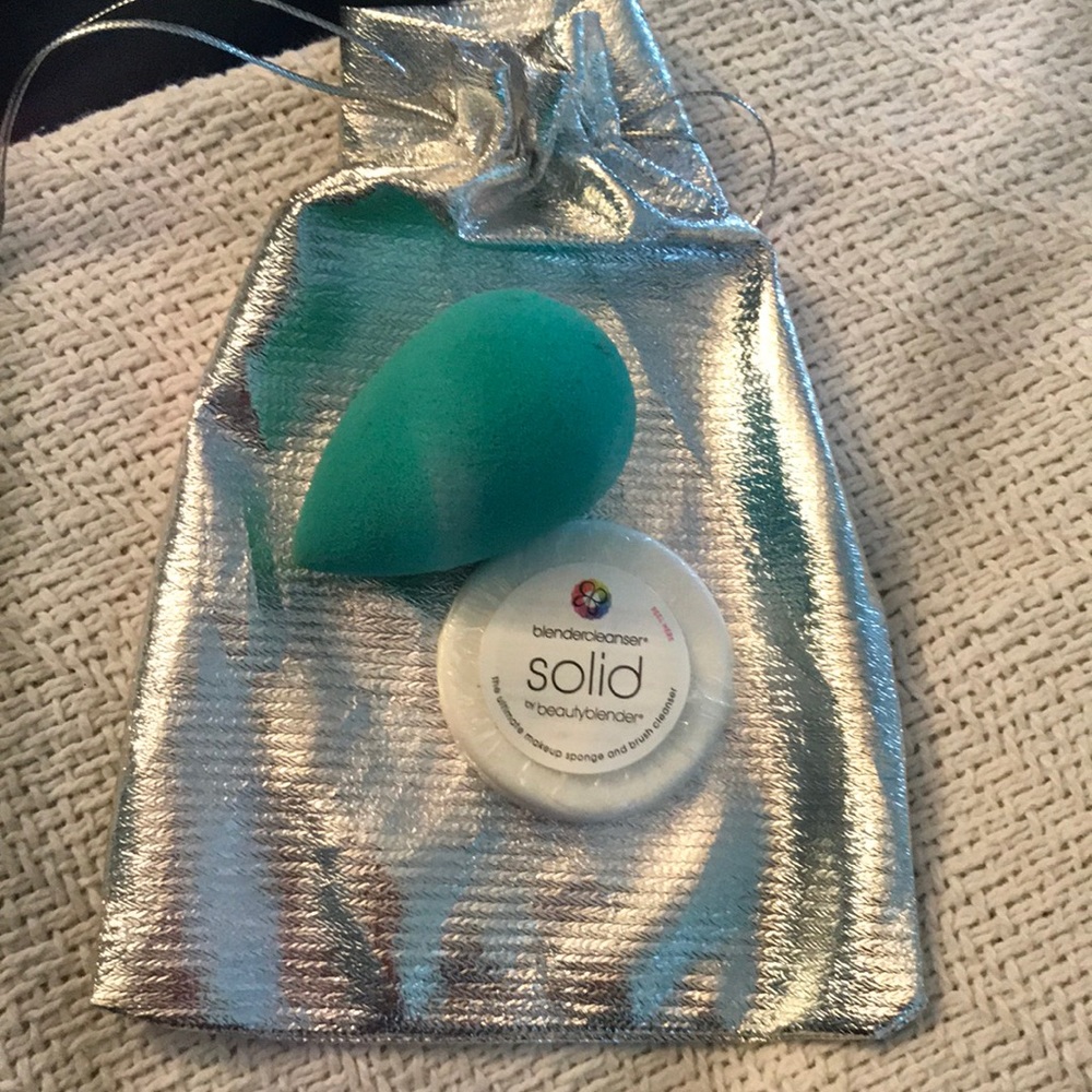 Beauty blender NEW (green) FULL SIZE